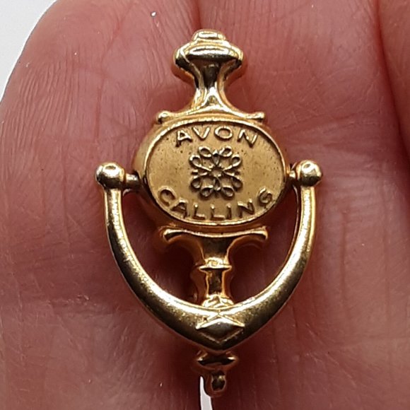 COPY - Avon Exclusive Representative Lapel Pin Door Knocker Avon Calling Vintag… - Picture 9 of 9